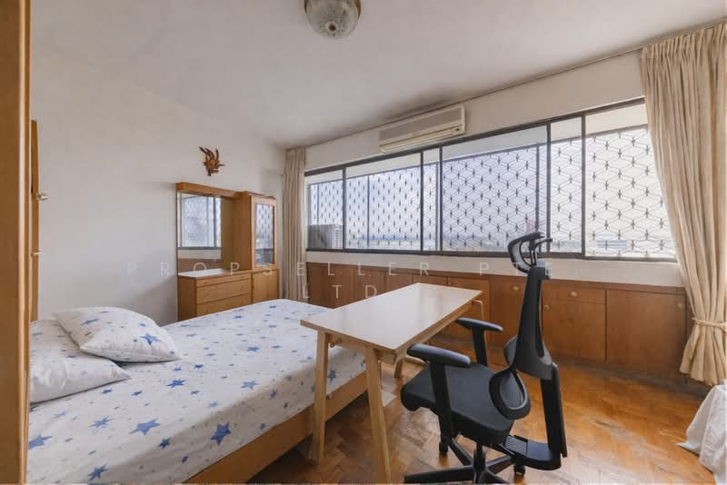 Lakepoint Condo, 2 Lakepoint Drive, 3 Bedrooms, 2,217 sqft, Condominium For Sale, by Warren Chan, 500102210 - Bedroom - PropertyGuru.com.sg