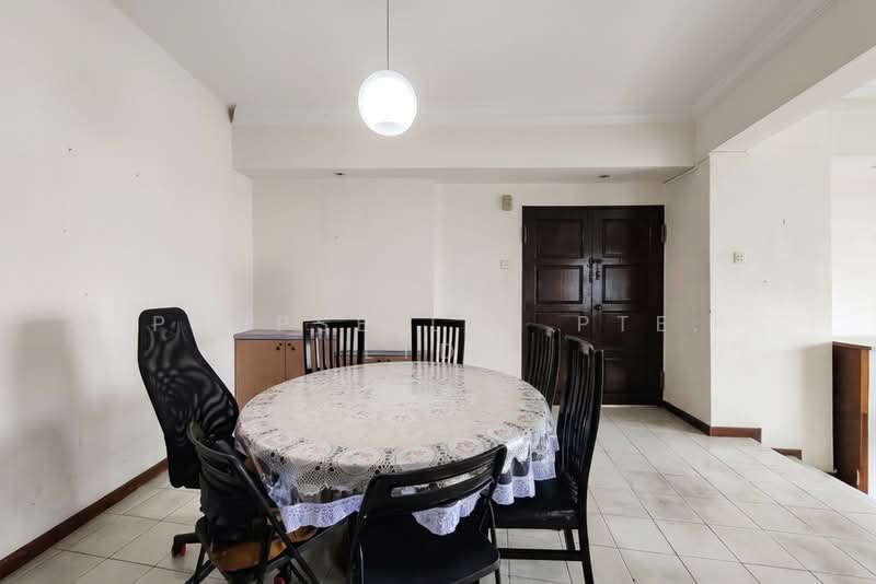 Lakepoint Condo, 2 Lakepoint Drive, 3 Bedrooms, 2,217 sqft, Condominium For Sale, by Warren Chan, 500102210 - Dining Room - PropertyGuru.com.sg