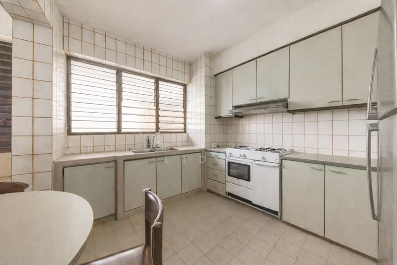 Lakepoint Condo, 2 Lakepoint Drive, 3 Bedrooms, 2,217 sqft, Condominium For Sale, by Warren Chan, 500102210 - Kitchen - PropertyGuru.com.sg