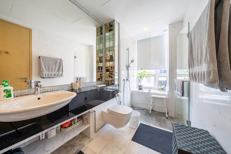 Turquoise, 51 Cove Drive, 4 Bedrooms, 6,900 sqft, Condominium For Sale, by Angela Yee, 500102251 - Bathroom - PropertyGuru.com.sg