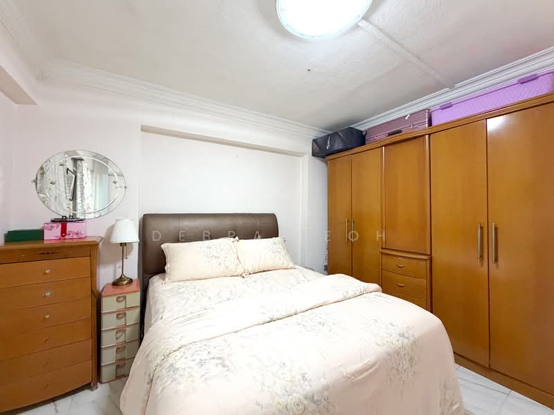 856 Tampines Street 82, 856 Tampines Street 82, 3 Bedrooms, 904 sqft, HDB Flat For Sale, by Debra Teoh, 500102265 - Master Bedroom - PropertyGuru.com.sg