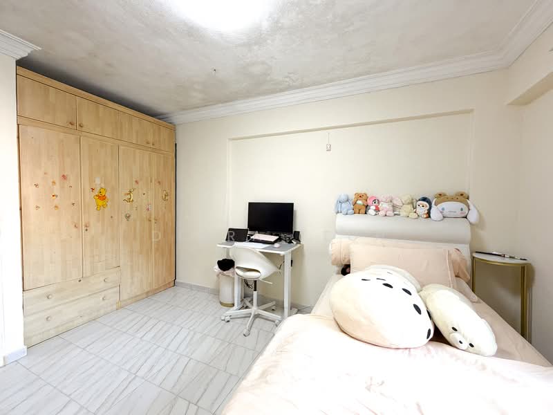 856 Tampines Street 82, 856 Tampines Street 82, 3 Bedrooms, 904 sqft, HDB Flat For Sale, by Debra Teoh, 500102265 - Bedroom - PropertyGuru.com.sg