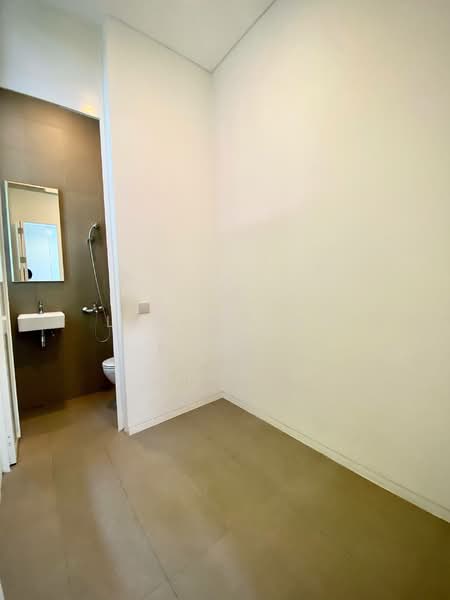 Seletar Park Residence, 21 Seletar Road, 3 Bedrooms, 1,604 sqft, Condominium For Rent, by Lim Shuan Lik, 500102269 - Bathroom - PropertyGuru.com.sg