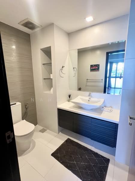 Lor K Telok Kurau, Lor K Telok Kurau, 4 Bedrooms, 3,000 sqft, Terraced House For Rent, by Nancy Tan, 500102283 - Bathroom2 - PropertyGuru.com.sg