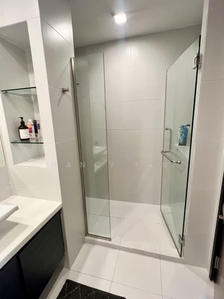 Lor K Telok Kurau, Lor K Telok Kurau, 4 Bedrooms, 3,000 sqft, Terraced House For Rent, by Nancy Tan, 500102283 - Bathroom2 - PropertyGuru.com.sg