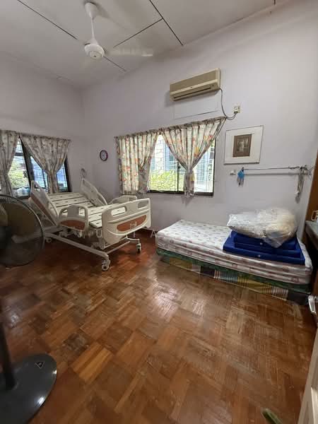 30 toh drive, Toh drive, 5 Bedrooms, 3,500 sqft, Bungalow House For Rent, by Juita Tan, 500102292 - Bedroom - PropertyGuru.com.sg