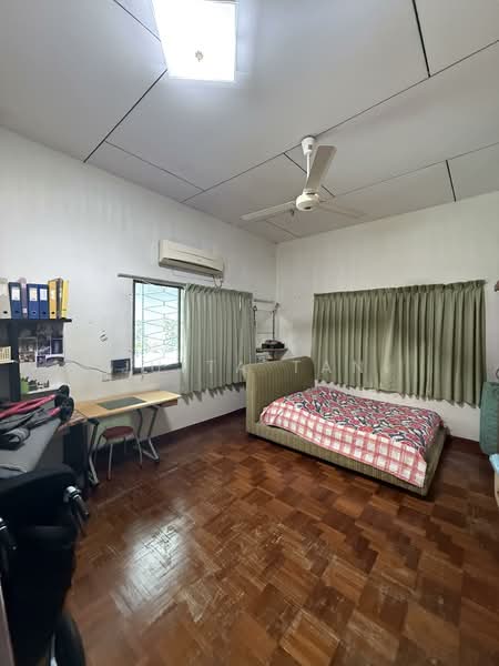 30 toh drive, Toh drive, 5 Bedrooms, 3,500 sqft, Bungalow House For Rent, by Juita Tan, 500102292 - Bedroom - PropertyGuru.com.sg