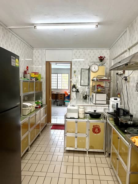 445 Tampines Street 42, 445 Tampines Street 42, 3 Bedrooms, 890 sqft, HDB Flat For Rent, by Rina Royale Tan, 500102296 - Kitchen - PropertyGuru.com.sg