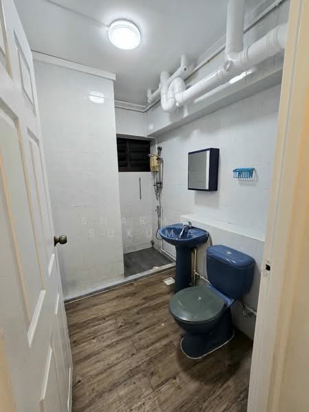 670 Woodlands Drive 71, 670 Woodlands Drive 71, 3 Bedrooms, 1,399 sqft, HDB Flat For Rent, by Sharmila Sukumar, 500102299 - Common Bathroom - PropertyGuru.com.sg