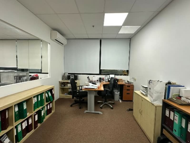 221 Henderson Road, Alexandra / Commonwealth, 1,647 sqft, Light Industrial (B1) For Sale, by Ben Chew, 500102305 - Study - CommercialGuru.com.sg