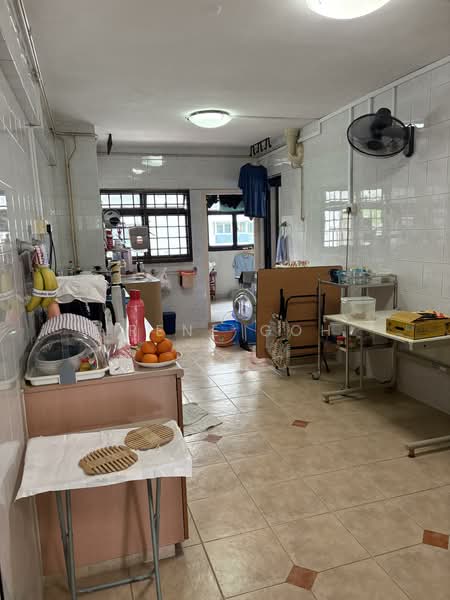 301 Ang Mo Kio Avenue 3, 301 Ang Mo Kio Avenue 3, 2 Bedrooms, 785 sqft, HDB Flat For Sale, by Irene Goh, 500102316 - Kitchen - PropertyGuru.com.sg