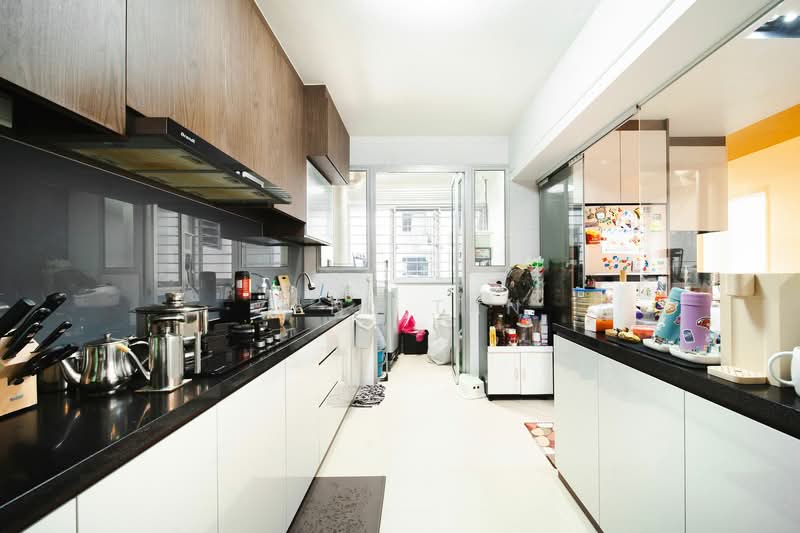 443A Bukit Batok West Avenue 8, 443A Bukit Batok West Avenue 8, 3 Bedrooms, 1,209 sqft, HDB Flat For Sale, by Zane Tan, 500102319 - Kitchen - PropertyGuru.com.sg