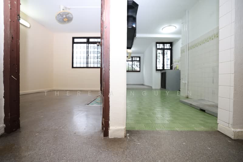 19 Balam Road, 19 Balam Road, 2 Bedrooms, 646 sqft, HDB Flat For Sale, by Theresa Nguyen, 500102327 - Bedroom 2 and Kitchen  - PropertyGuru.com.sg