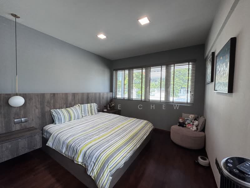 Toh Estate, Toh Drive, 5 Bedrooms, 4,400 sqft, Detached House For Sale, by Joelle Chew, 500102328 - Bedroom - PropertyGuru.com.sg