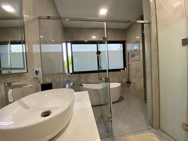 chartwell, Chartwell Drive, 7 Bedrooms, 9,678 sqft, Semi-Detached House For Sale, by Melvin Chan, 500102334 - Master Bath - PropertyGuru.com.sg