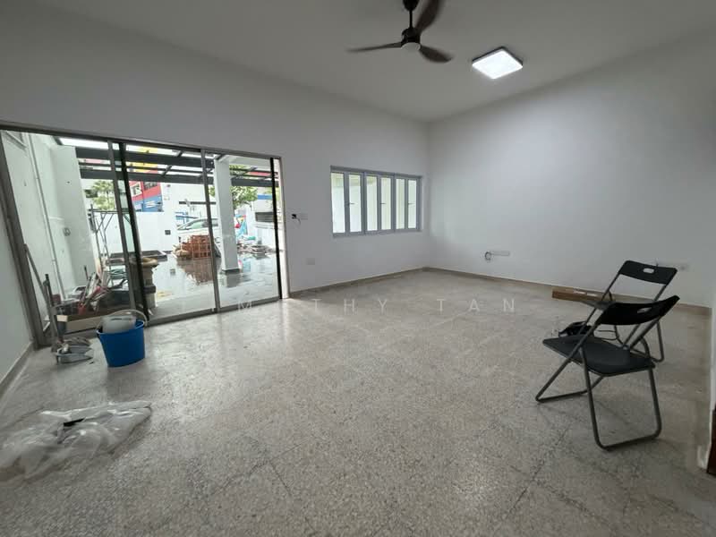 3 BEDROOM PLUS HELPER INTER-TERRACE NEAR BARTLEY MRT FOR RENT, Jalan Bunga Rampai, Bunga Rampai Place, Upper Paya Lebar Road, 3 Bedrooms, 2,156 sqft, Terraced House For Rent, by Timothy Tan, 500102340 - Living Room - PropertyGuru.com.sg