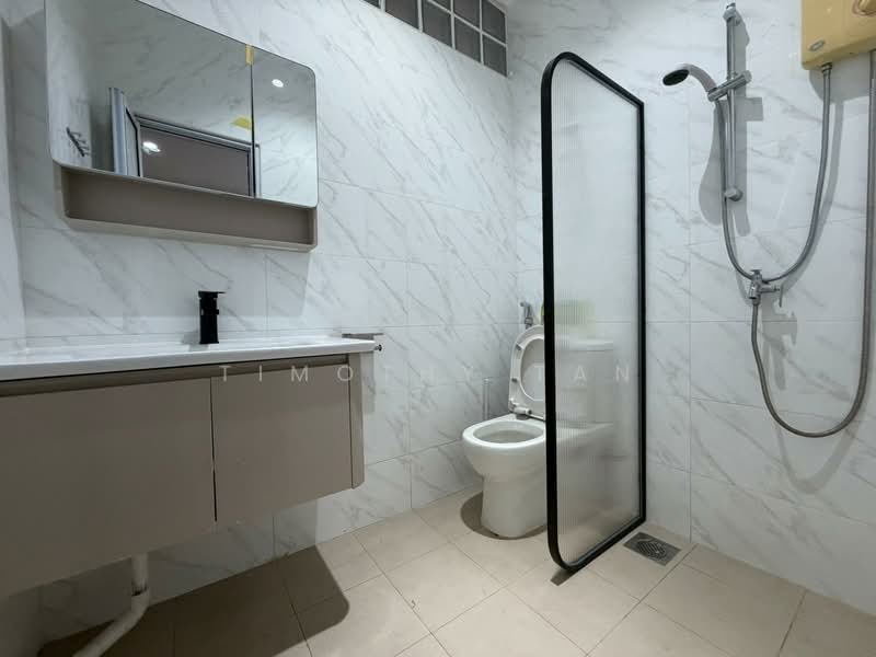 3 BEDROOM PLUS HELPER INTER-TERRACE NEAR BARTLEY MRT FOR RENT, Jalan Bunga Rampai, Bunga Rampai Place, Upper Paya Lebar Road, 3 Bedrooms, 2,156 sqft, Terraced House For Rent, by Timothy Tan, 500102340 - Bathroom - PropertyGuru.com.sg