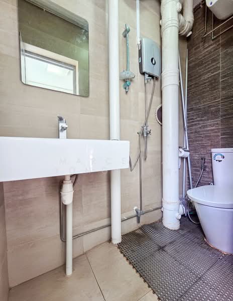 357 Hougang Avenue 7, 357 Hougang Avenue 7, 3 Bedrooms, 1,593 sqft, HDB Flat For Sale, by Marcella Yong 杨惠晴, 500102342 - Bathroom - PropertyGuru.com.sg