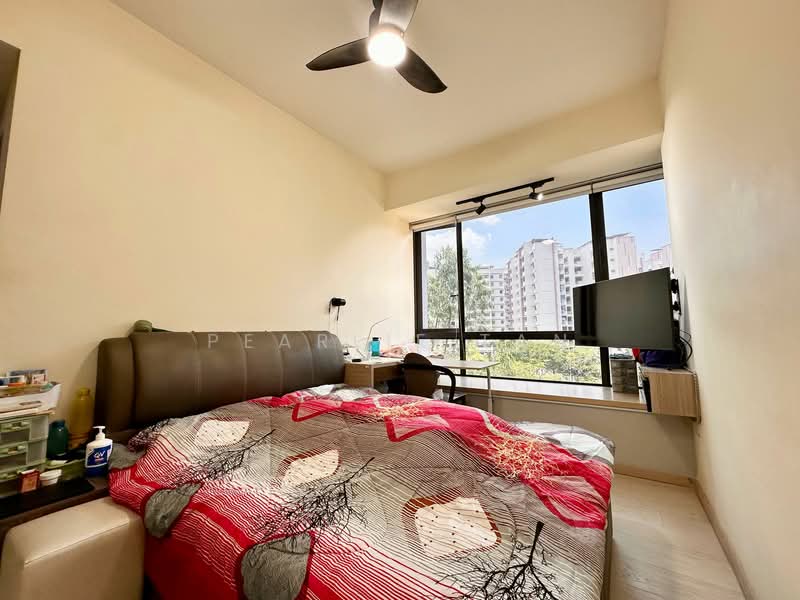 D'Nest, 131 Pasir Ris Grove, 3 Bedrooms, 936 sqft, Condominium For Sale, by Pearlie Tan, 500102354 - Bedroom - PropertyGuru.com.sg