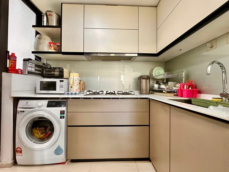 D'Nest, 131 Pasir Ris Grove, 3 Bedrooms, 936 sqft, Condominium For Sale, by Pearlie Tan, 500102354 - Kitchen - PropertyGuru.com.sg