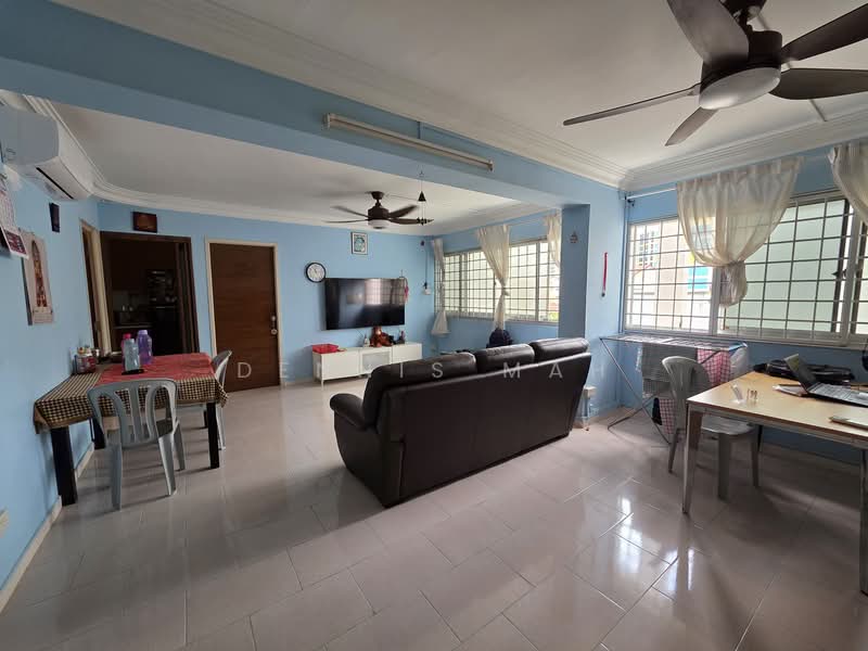 293 Choa Chu Kang Avenue 3, 293 Choa Chu Kang Avenue 3, 3 Bedrooms, 1,119 sqft, HDB Flat For Sale, by Dennis Mah, 500102355 - Living Room - PropertyGuru.com.sg