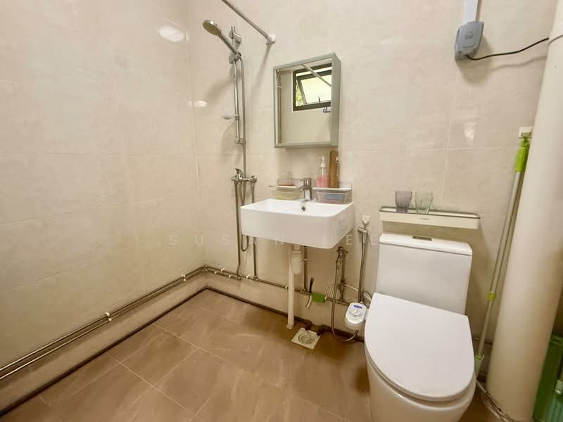 53 Pipit Road, 53 Pipit Road, 4 Bedrooms, 1,625 sqft, HDB Flat For Sale, by Susan Lee, 500102371 - Bathroom - PropertyGuru.com.sg