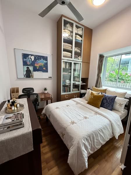 Cheap Freehold! Value Buy!, , 3 Bedrooms, 1,410 sqft, Apartment For Sale, by Ken Chen, 500102375 - Bedroom - PropertyGuru.com.sg