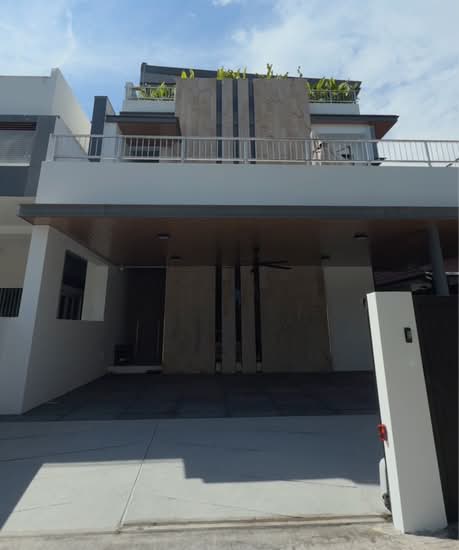 Like new Semi-D that rivals Detached-class, , 7 Bedrooms, 9,678 sqft, Semi-Detached House For Sale, by Melvin Chan, 500102376 - PropertyGuru.com.sg