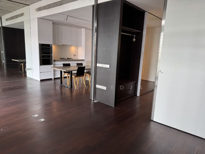Martin No 38, 38 Martin Road, 2 Bedrooms, 1,130 sqft, Apartment For Sale, by Rudy Tedja, 500102382 - Kitchen - PropertyGuru.com.sg