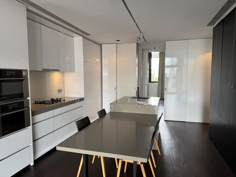 Martin No 38, 38 Martin Road, 2 Bedrooms, 1,130 sqft, Apartment For Sale, by Rudy Tedja, 500102382 - Kitchen - PropertyGuru.com.sg