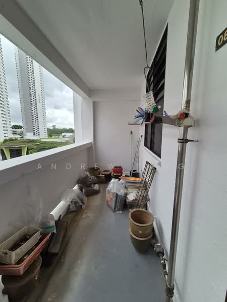 124 Lorong 1 Toa Payoh, 124 Lorong 1 Toa Payoh, 2 Bedrooms, 711 sqft, HDB Flat For Sale, by Andrew Tang, 500102383 - Balcony - PropertyGuru.com.sg