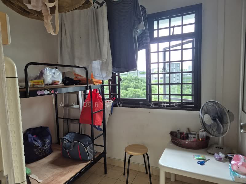 124 Lorong 1 Toa Payoh, 124 Lorong 1 Toa Payoh, 2 Bedrooms, 711 sqft, HDB Flat For Sale, by Andrew Tang, 500102383 - Bedroom - PropertyGuru.com.sg