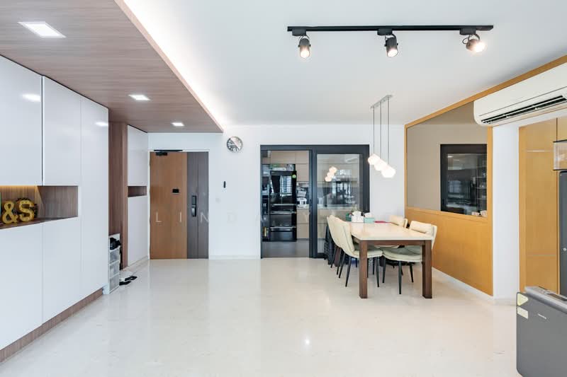 669A Edgefield Plains, 669A Edgefield Plains, 3 Bedrooms, 1,206 sqft, HDB Flat For Sale, by Linda Yang, 500102389 - Living Room - PropertyGuru.com.sg