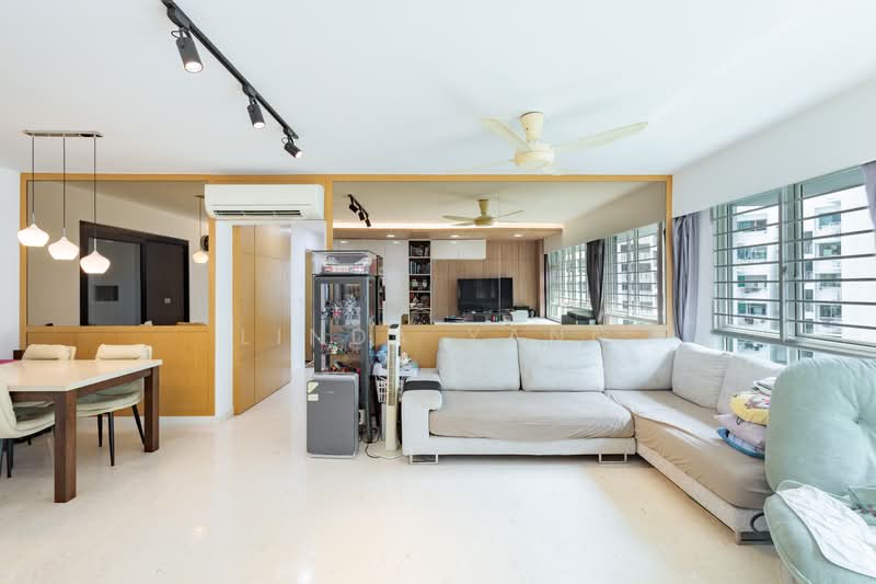 669A Edgefield Plains, 669A Edgefield Plains, 3 Bedrooms, 1,206 sqft, HDB Flat For Sale, by Linda Yang, 500102389 - Living Room - PropertyGuru.com.sg
