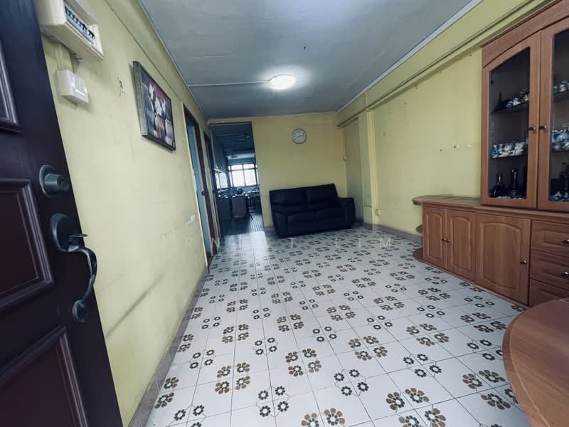 69 Lorong 4 Toa Payoh, 69 Lorong 4 Toa Payoh, 2 Bedrooms, 667 sqft, HDB Flat For Sale, by Ernest Lim, 500102393 - Living Room - PropertyGuru.com.sg