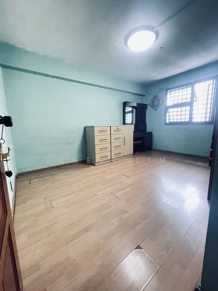 69 Lorong 4 Toa Payoh, 69 Lorong 4 Toa Payoh, 2 Bedrooms, 667 sqft, HDB Flat For Sale, by Ernest Lim, 500102393 - Bedroom - PropertyGuru.com.sg