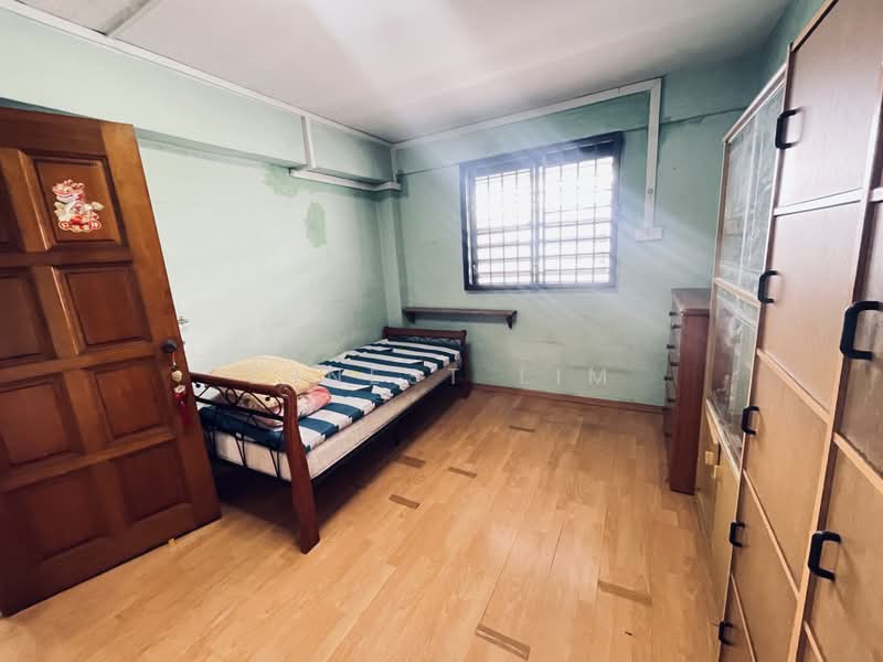 69 Lorong 4 Toa Payoh, 69 Lorong 4 Toa Payoh, 2 Bedrooms, 667 sqft, HDB Flat For Sale, by Ernest Lim, 500102393 - Bedroom - PropertyGuru.com.sg
