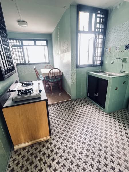 69 Lorong 4 Toa Payoh, 69 Lorong 4 Toa Payoh, 2 Bedrooms, 667 sqft, HDB Flat For Sale, by Ernest Lim, 500102393 - Kitchen - PropertyGuru.com.sg