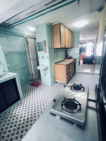 69 Lorong 4 Toa Payoh, 69 Lorong 4 Toa Payoh, 2 Bedrooms, 667 sqft, HDB Flat For Sale, by Ernest Lim, 500102393 - Kitchen - PropertyGuru.com.sg