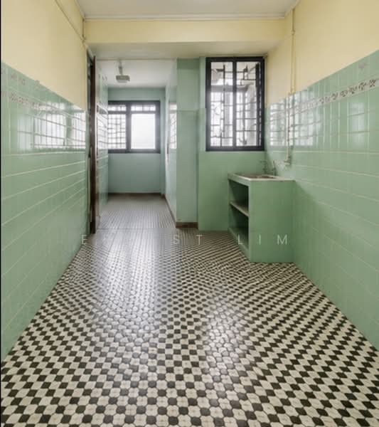 69 Lorong 4 Toa Payoh, 69 Lorong 4 Toa Payoh, 2 Bedrooms, 667 sqft, HDB Flat For Sale, by Ernest Lim, 500102393 - Kitchen - PropertyGuru.com.sg