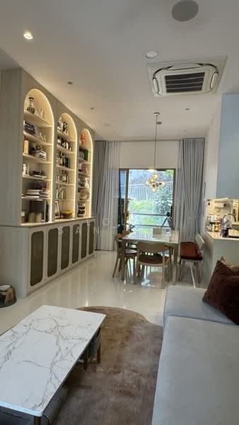 The Maylea, 242K Pasir Panjang Road, 3 Bedrooms, 1,259 sqft, Condominium For Sale, by Lola Santoso, 500102399 - Living Room - PropertyGuru.com.sg
