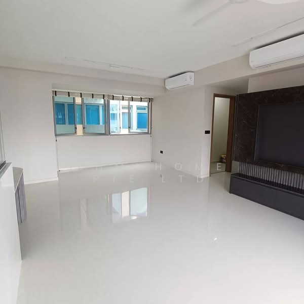 Q Bay Residences, 7 Tampines Street 86, 4 Bedrooms, 1,410 sqft, Condominium For Sale, by EVON NG, 500102403 - Living Room - PropertyGuru.com.sg