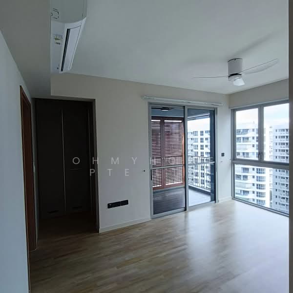 Q Bay Residences, 7 Tampines Street 86, 4 Bedrooms, 1,410 sqft, Condominium For Sale, by EVON NG, 500102403 - Living Room - PropertyGuru.com.sg