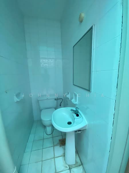 Siglap Center, 55 Siglap Road, 3 Bedrooms, 1,290 sqft, Apartment For Rent, by Johnny Chia, 500102406 - Bathroom - PropertyGuru.com.sg