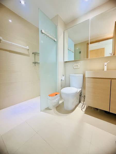 The Tampines Trilliant, 21 Tampines Central 7, 3 Bedrooms, 872 sqft, Executive Condominium For Rent, by Sherry Ang, 500102410 - Bathroom - PropertyGuru.com.sg