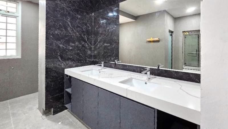 Detached house Wimbourne road, , 7 Bedrooms, 10,462 sqft, Detached House For Sale, by Jolyn Goh, 500102414 - Bathroom - PropertyGuru.com.sg