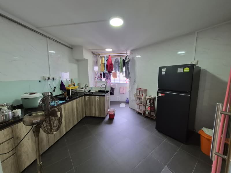138 Lorong Ah Soo, 138 Lorong Ah Soo, 2 Bedrooms, 1,108 sqft, HDB Flat For Rent, by Alfred Lee, 500102420 - Kitchen - PropertyGuru.com.sg