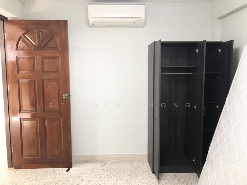 74 Bedok North Road, 74 Bedok North Road, 4 Bedrooms, 1,389 sqft, HDB Flat For Sale, by Stephen Chong, 500102437 - Bedroom (Corridor Unit) - PropertyGuru.com.sg