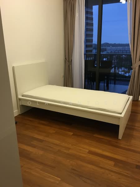 d'Leedon (Former Farrer Court), 5 Leedon Heights, 3 Bedrooms, 1,711 sqft, Condominium For Sale, by Lola Santoso, 500102450 - Bedroom - PropertyGuru.com.sg