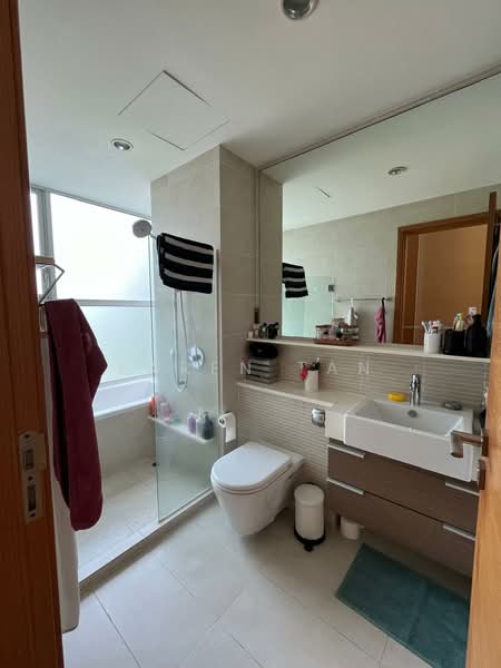 The Esta, Amber Gardens, 4 Bedrooms, 1,464 sqft, Condominium For Sale, by Karen Tan, 500102451 - Bathroom - PropertyGuru.com.sg